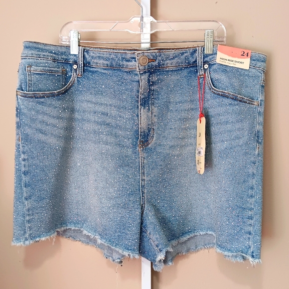 ARULA Women's (Size 24) Lt. Wash High-Rise Bedazzled Curve Hugging Shorts (NWT) - Picture 1 of 12